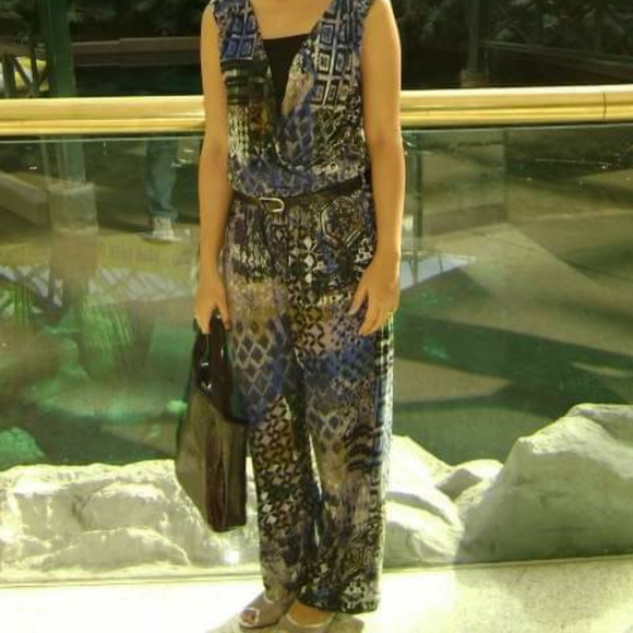 Jumpsuit...without belt XL size - Picture 4 of 4